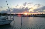 Pôr-do-sol numa marina em Providenciales - Turks e Caicos